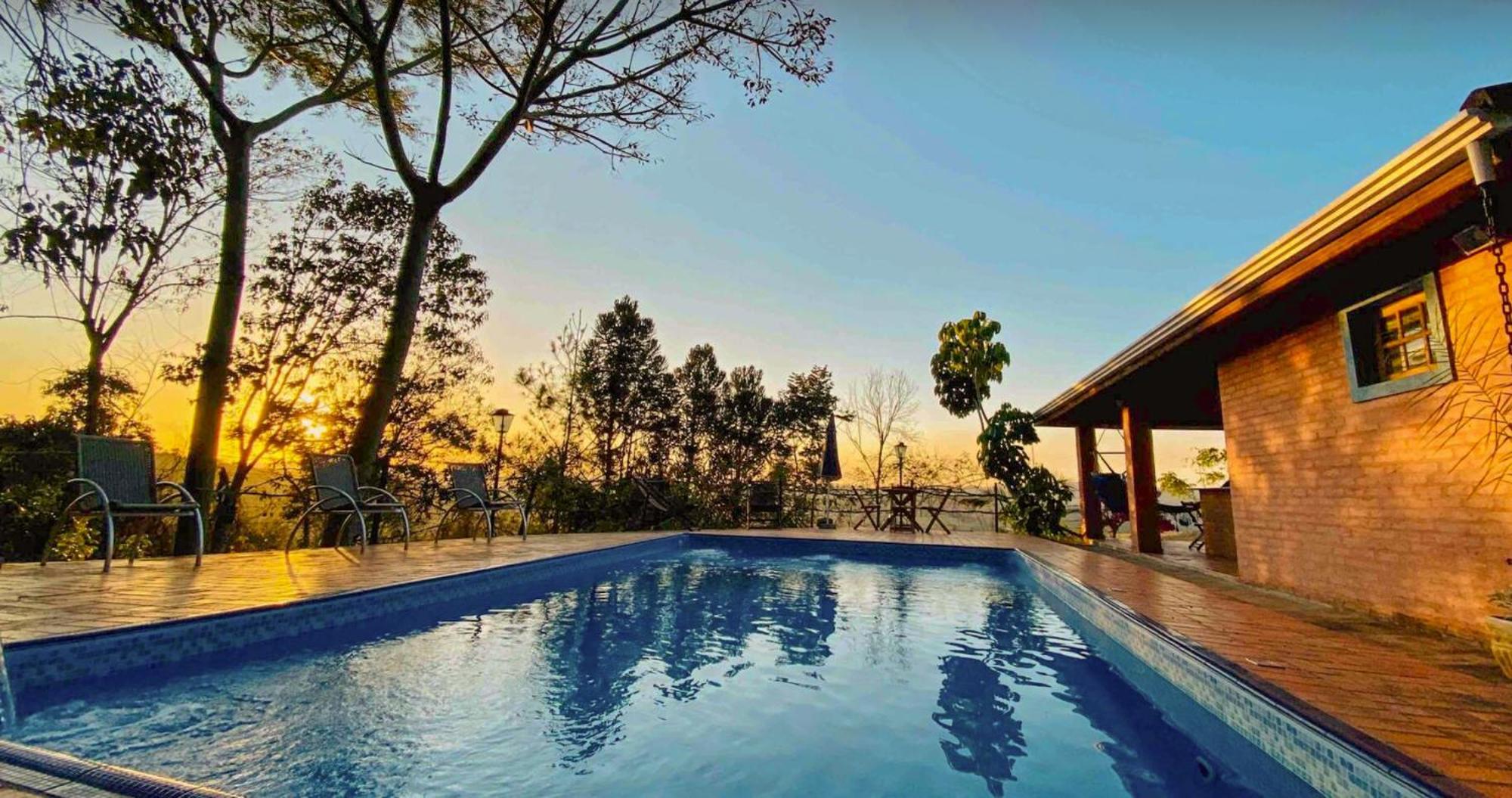 Araxa Na Montanha Com Piscina