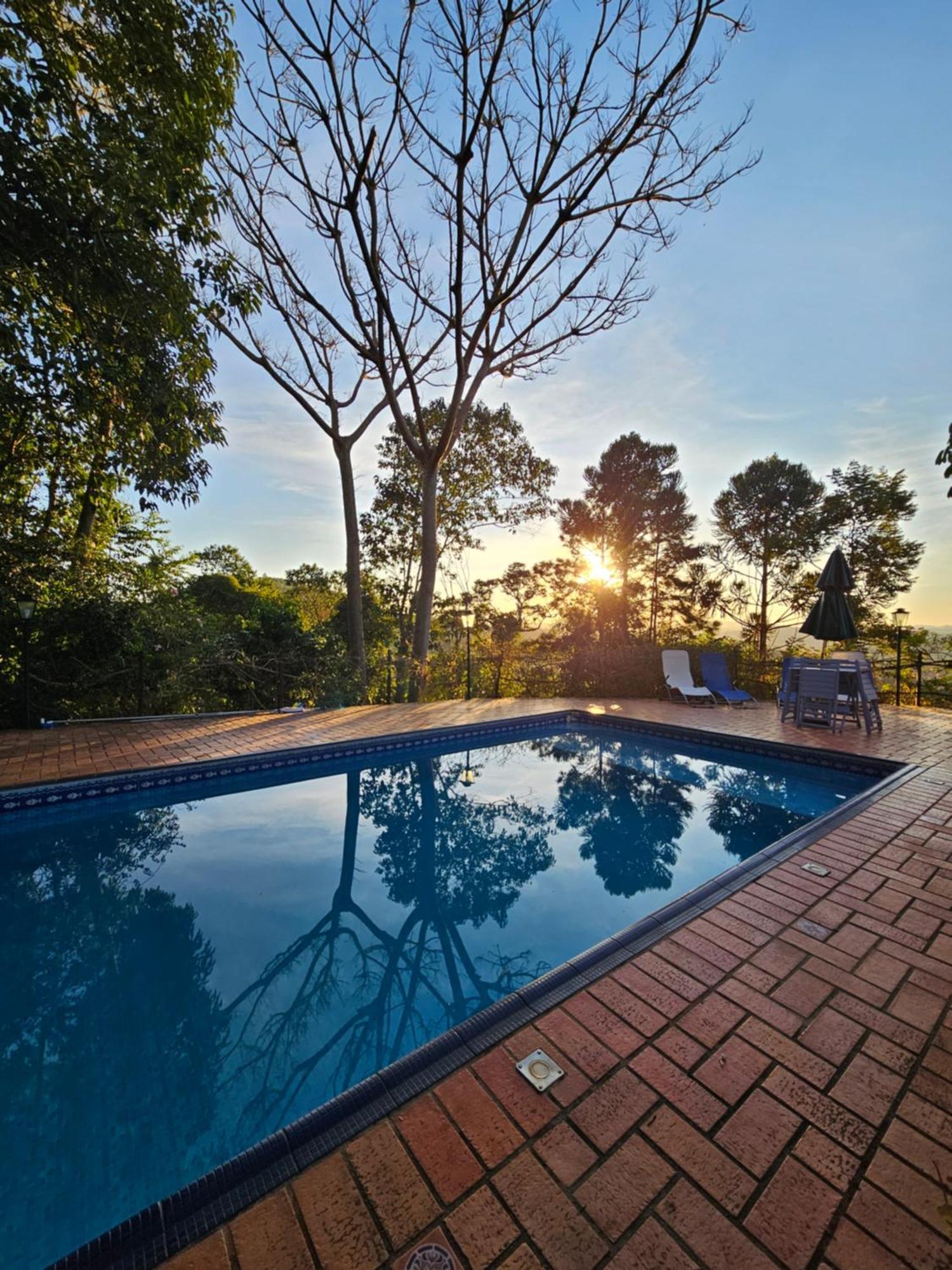 Araxa Na Montanha Com Piscina *